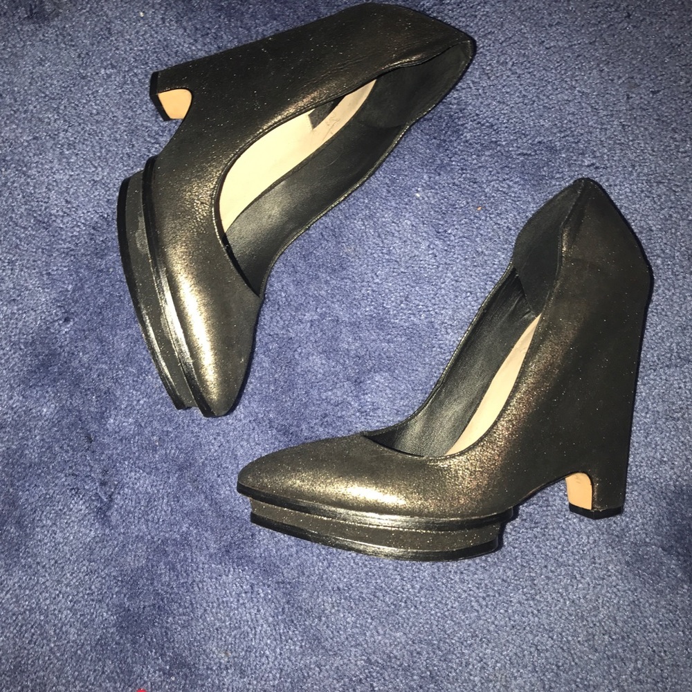 BCBGMAXAZRIA Heels BRAND NEW